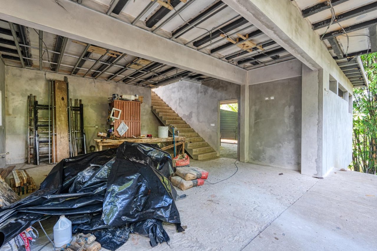 5 Bedroom Single Family Homes