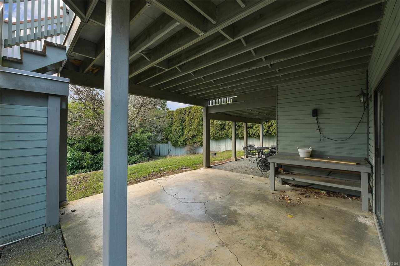 879 Denford Cres