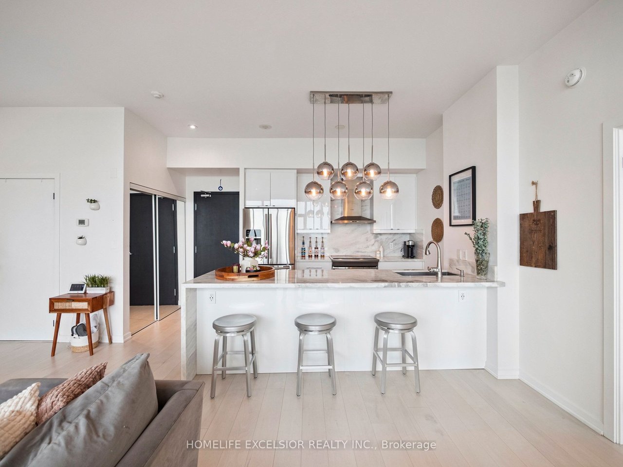 PENTHOUSE IN EMERALD CITY 