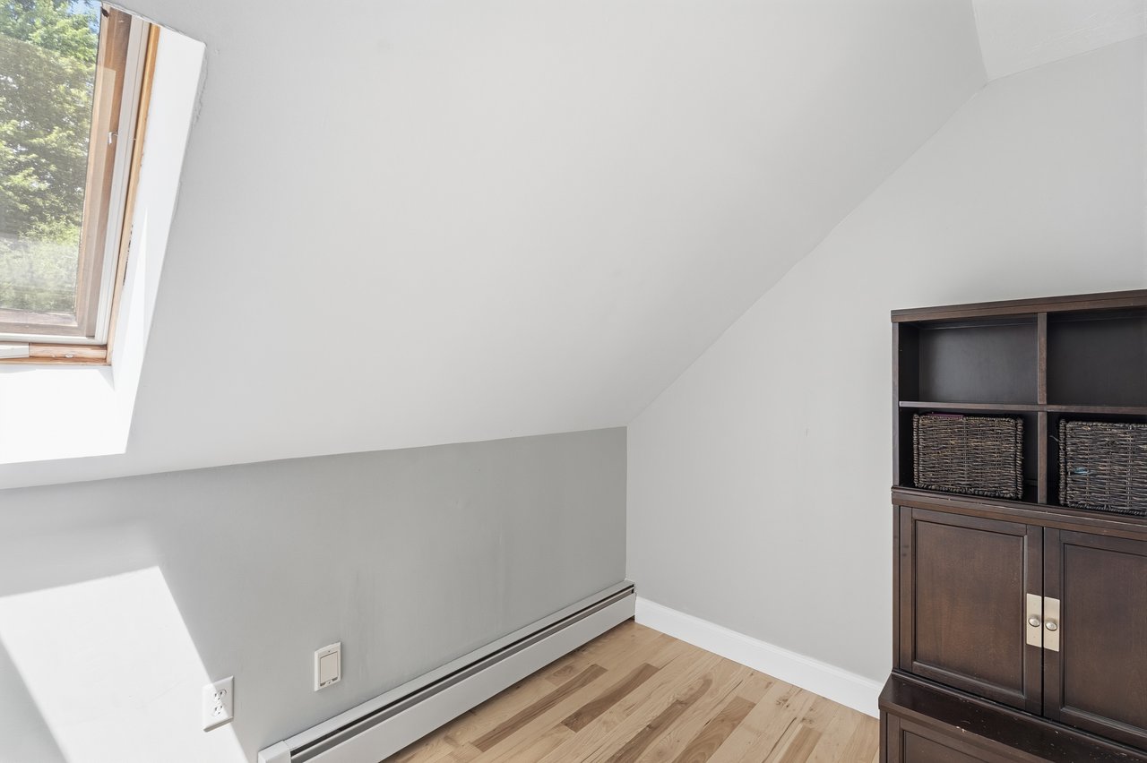 571 Linden St