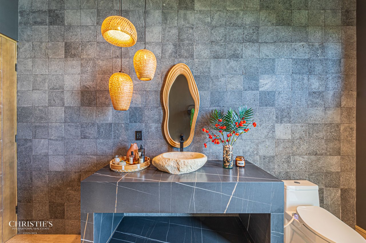 Luxury Estate in Escaleras — 5.5 Acres Majesty of Incredible Ocean Views 