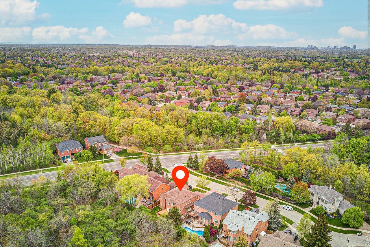 1126 Berkshire Crt