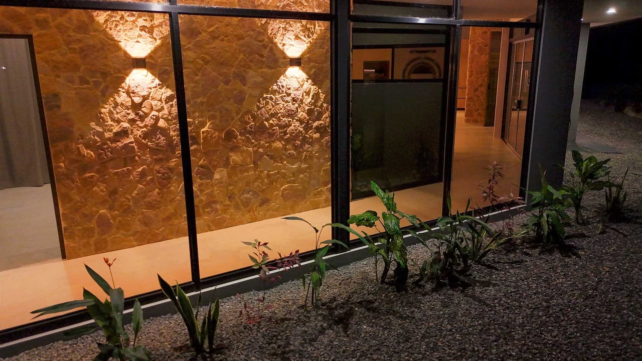 Ojochal Modern Jungle Home with Infinity Pool & Mountain Views
