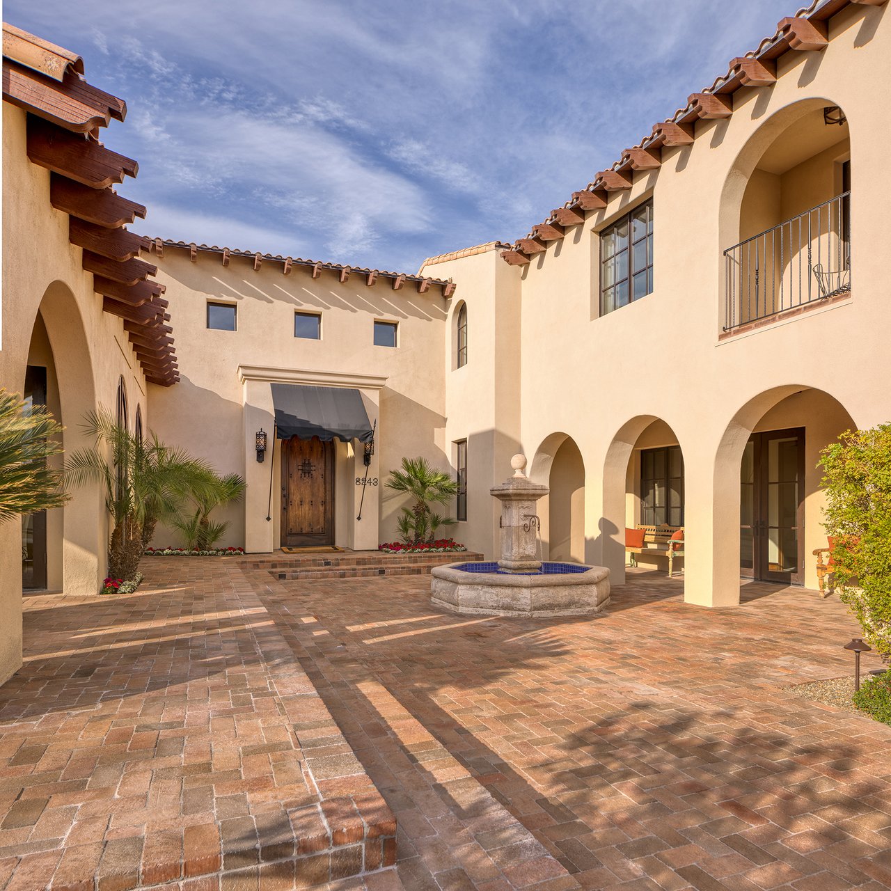 8243 N MOCKINGBIRD Lane