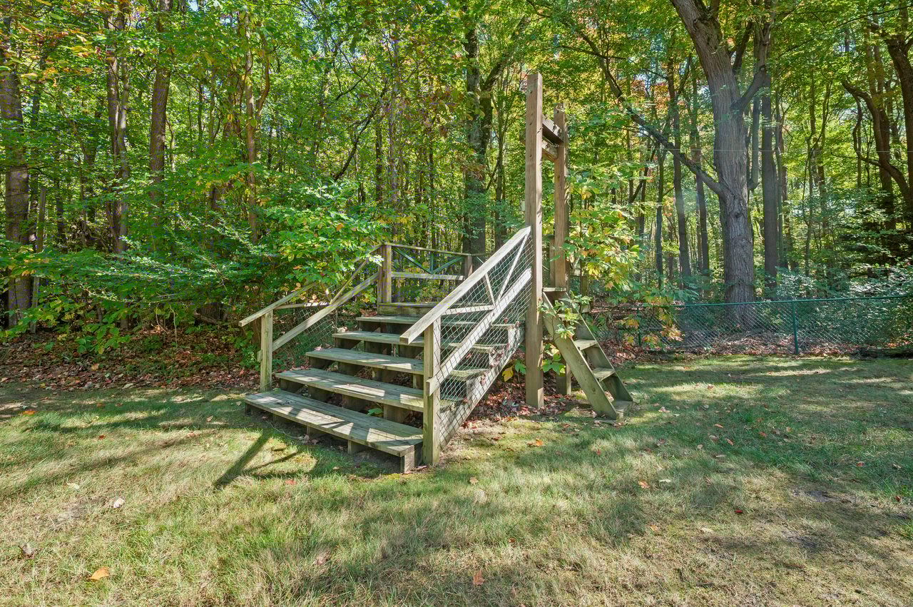 14657 Lakeshore Road