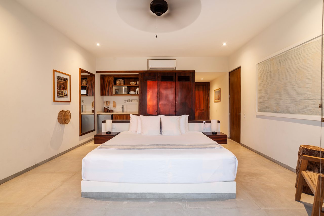 Marea Beachfront Villa G36