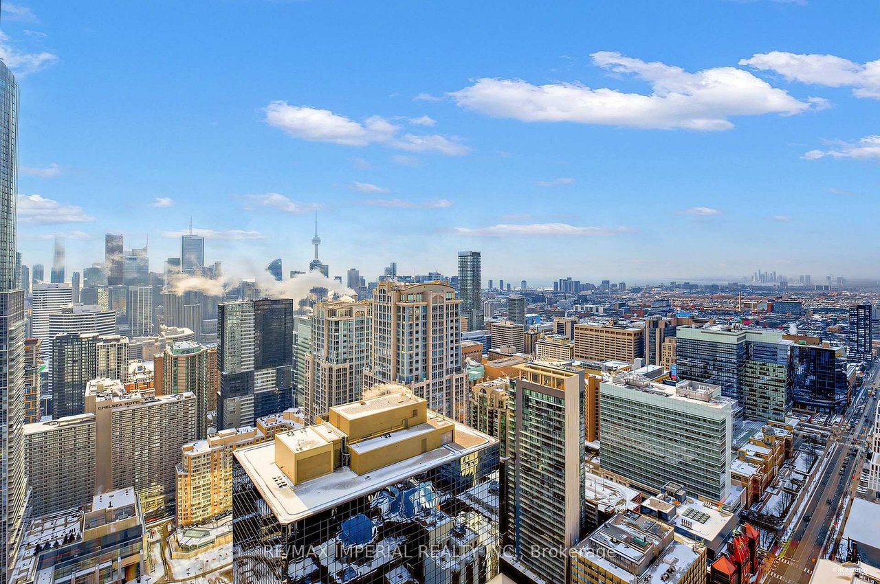 LUXURY SOUTHWEST PENTHOUSE
