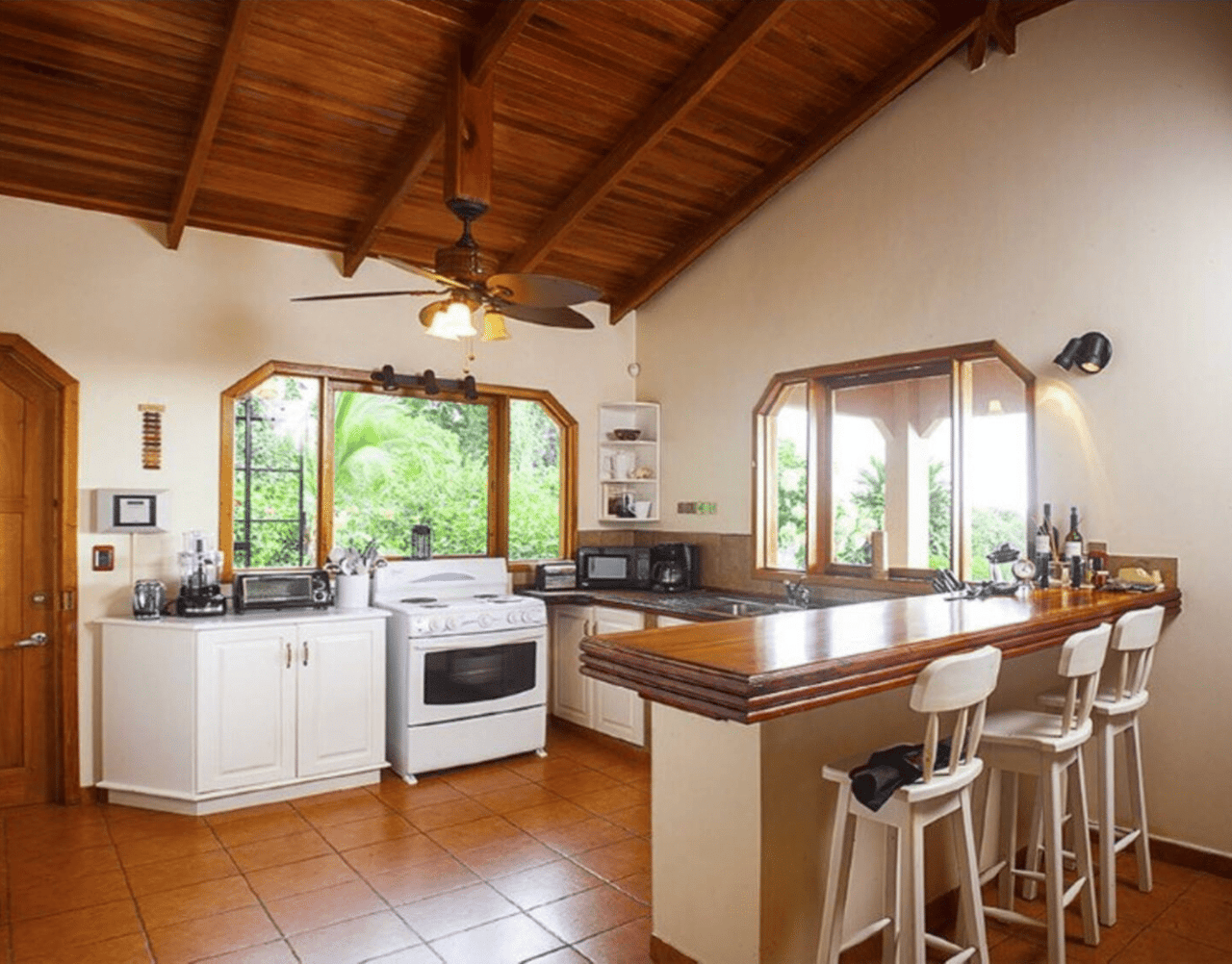 Casa Puesta Del Sol, Front Ridge Ocean View Home in Ojochal