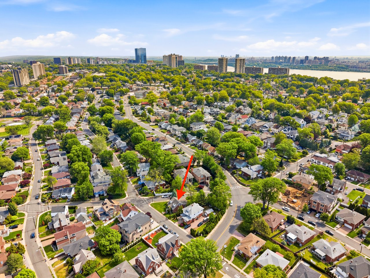 1028 Harvard Place, Fort Lee, NJ 07024