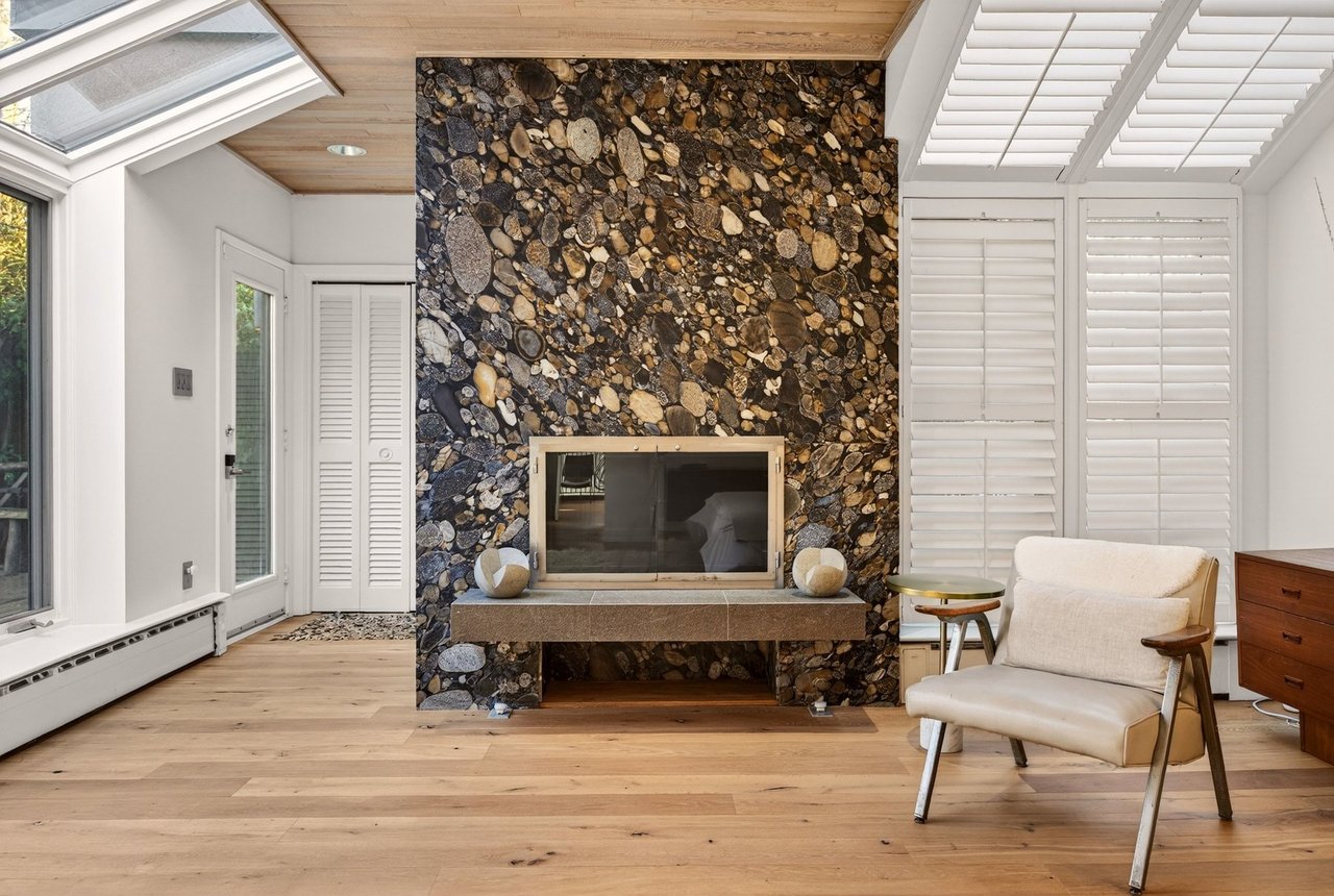 Inspiring MCM Residence