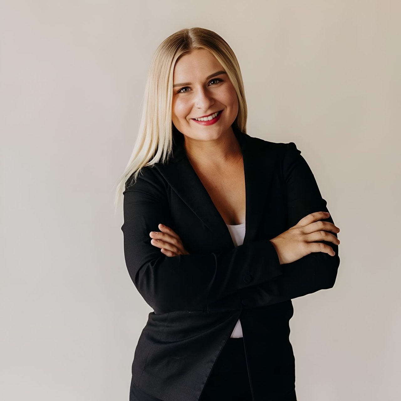 Emily Gahm Geneva, IL Real Estate Agent Headshot