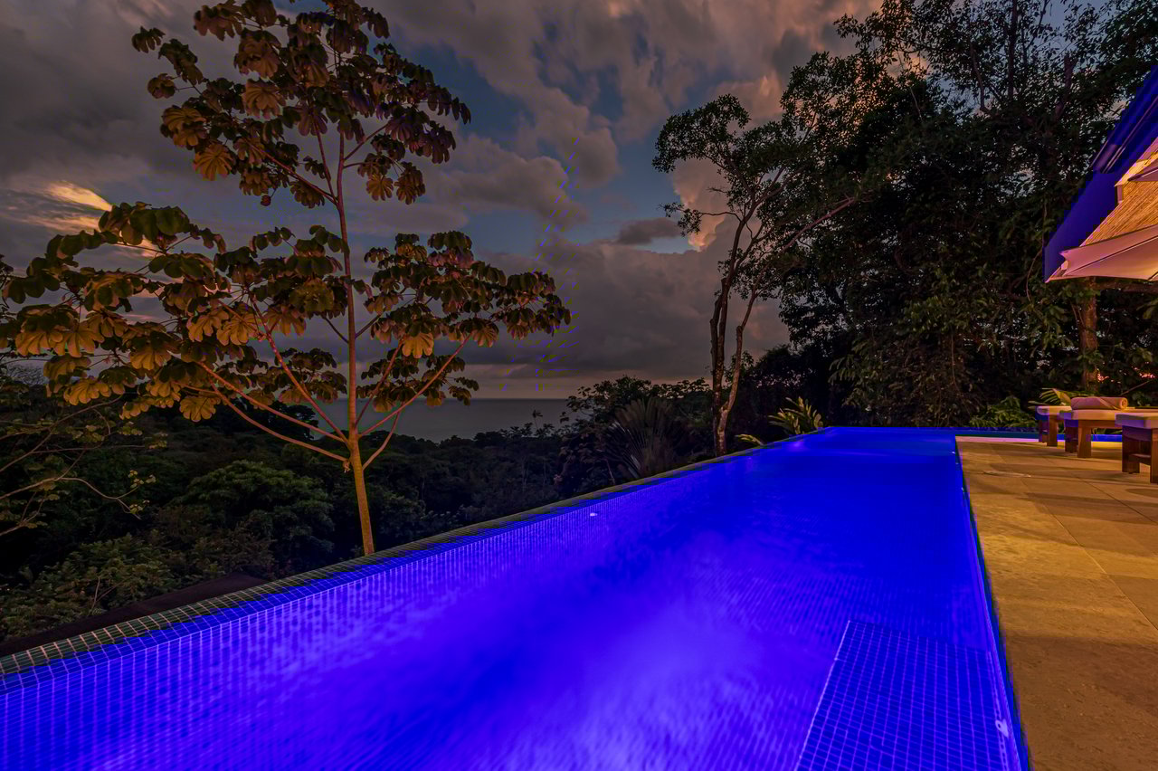 Luxury Hotel Boutique with Ocean Views | Walking distance to the beach | 13.2 Acres