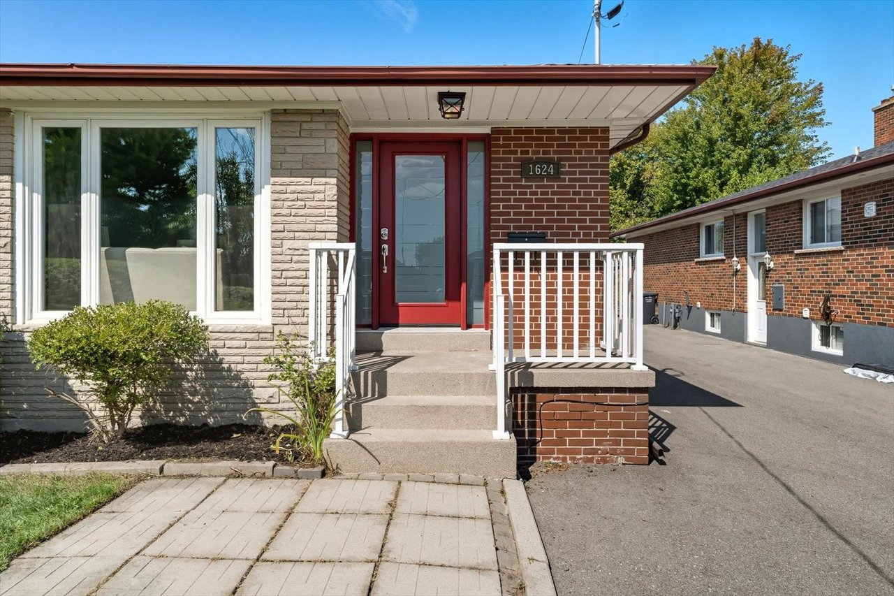 1624 Coram Cres