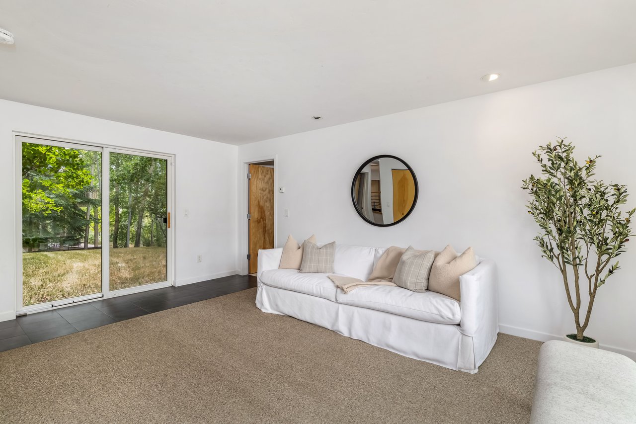 11 Russell Trail
