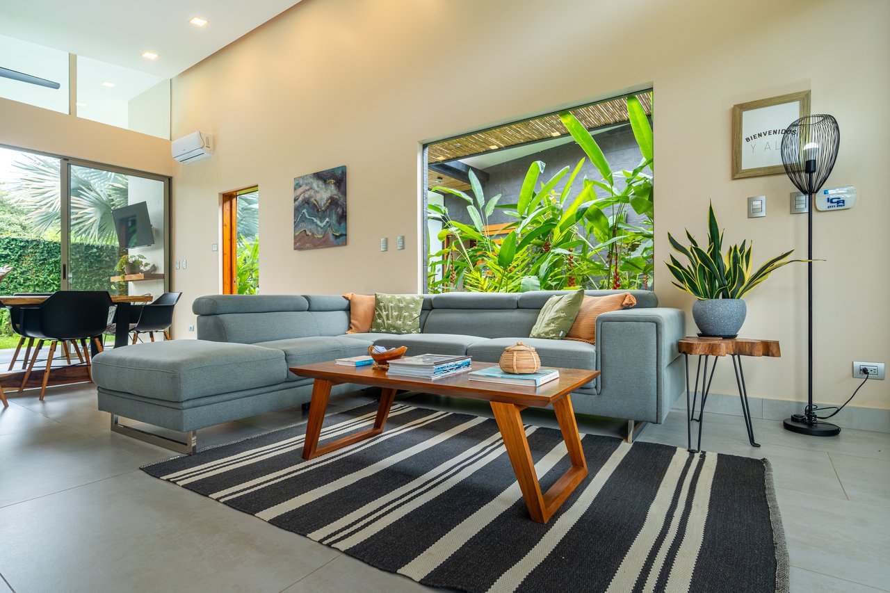 Bali Style Beach House with 2 Bedroom Casita
