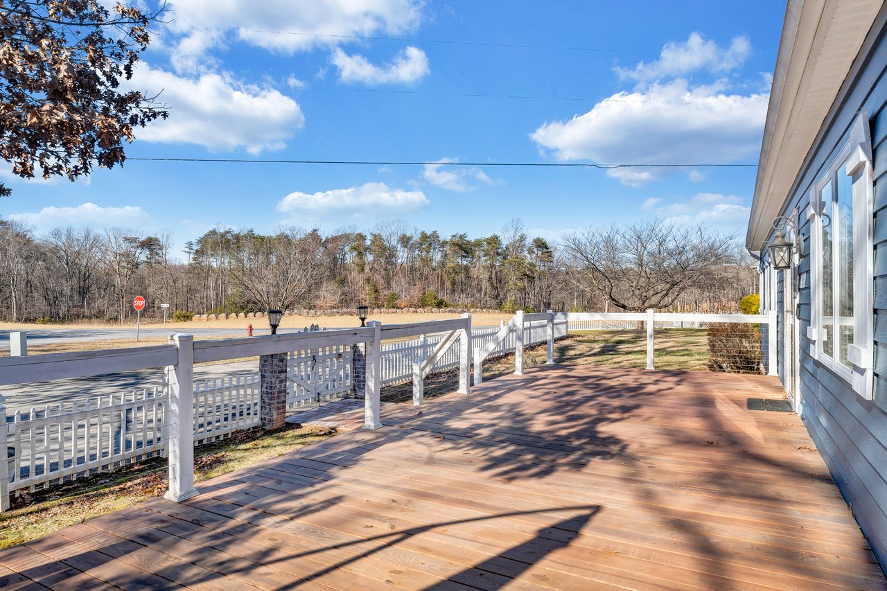 100 Sandpiper DR