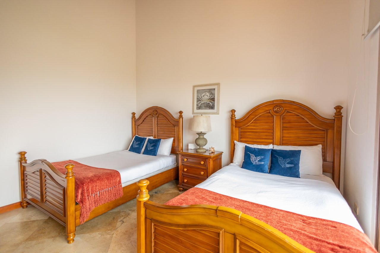 Pearl Ct., Villa 1105 