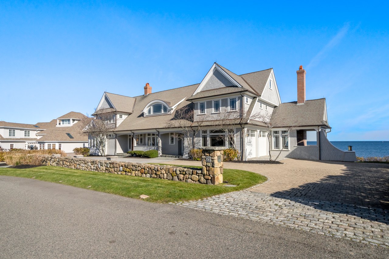 21 Circuit Ave, Scituate