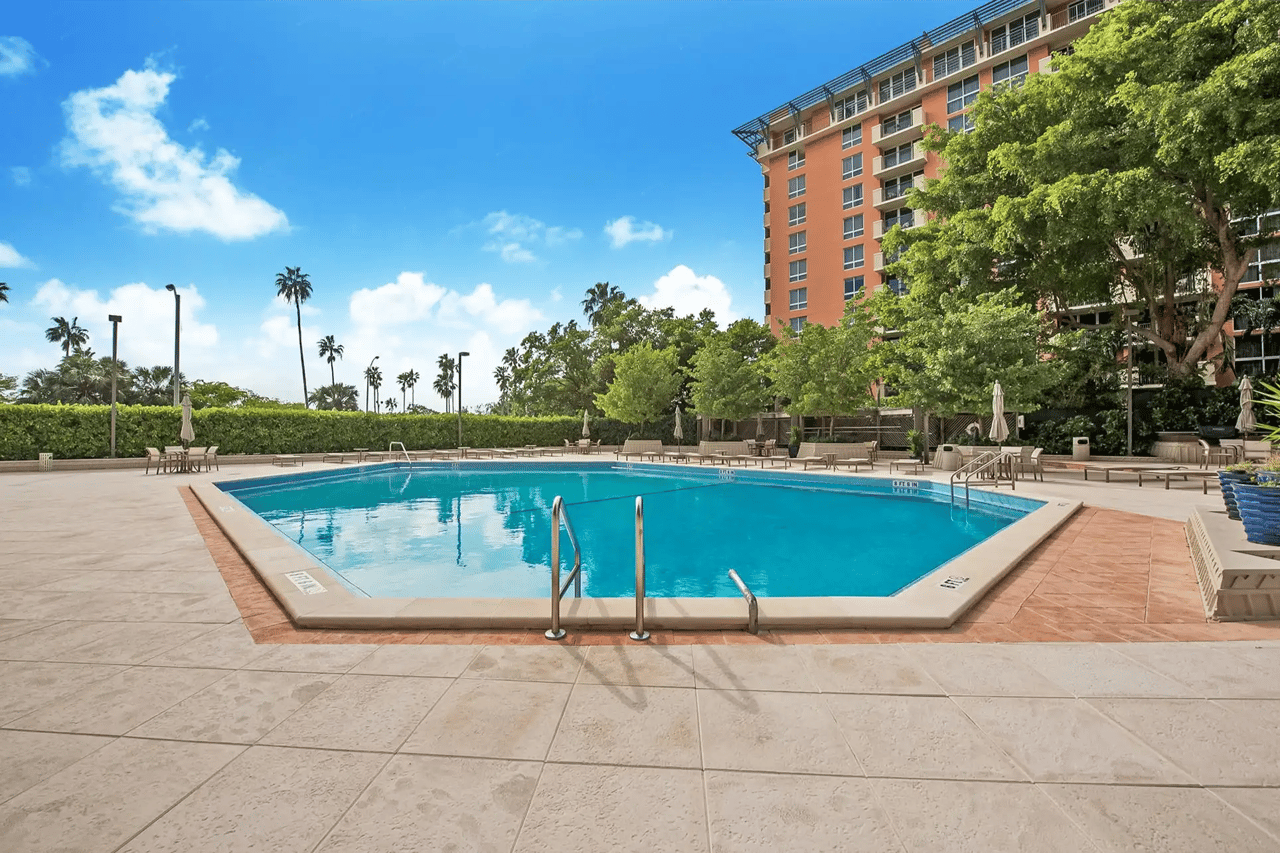 2901 S Bayshore Drive # 1B