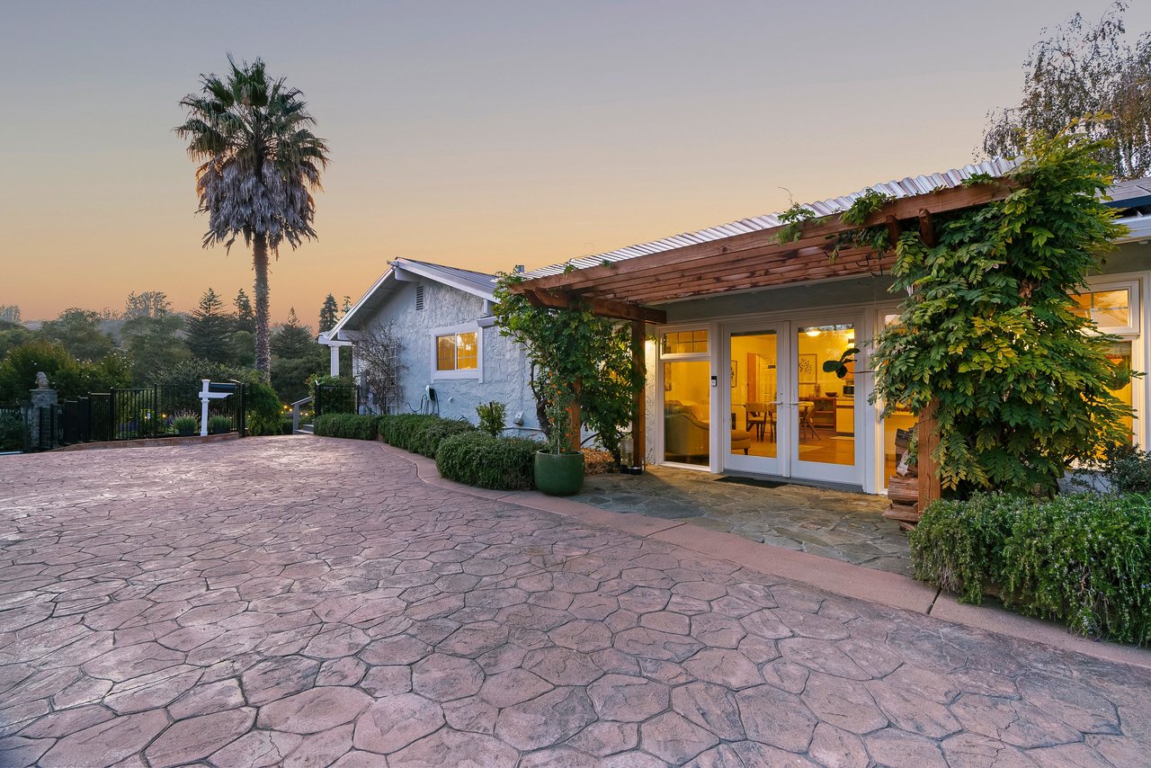 3999 Cherryvale Avenue | Soquel, California