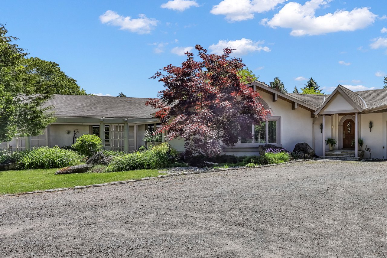 2360 8 Side Road, Burlington