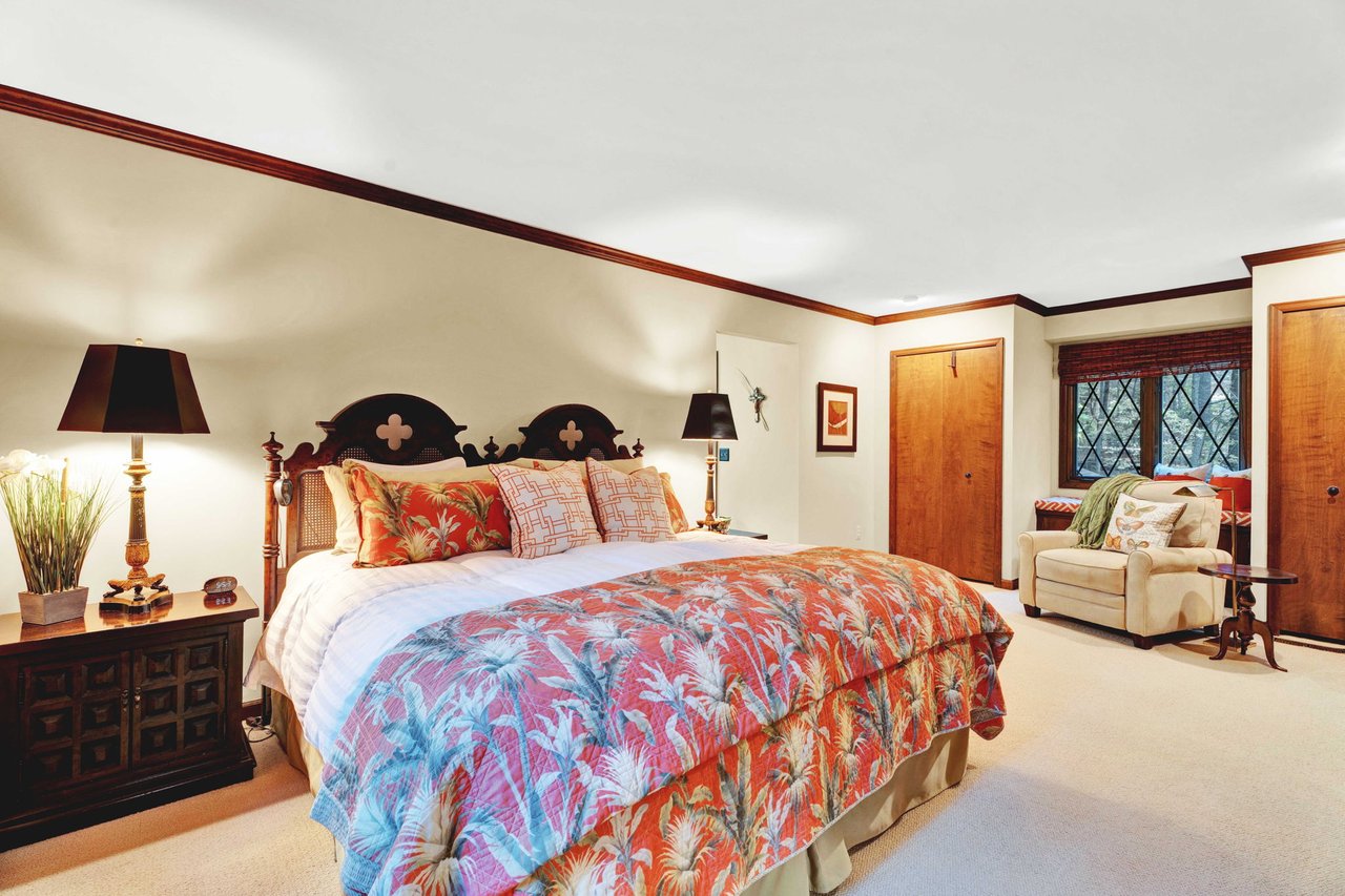 1100 Bretton Lane, Bloomfield Hills