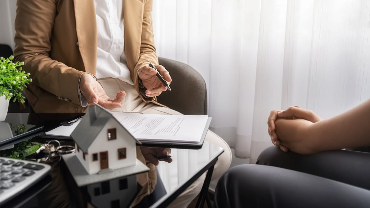 How to Choose the Best Listing Agent in Atlanta: What Sellers Should Compare Before Signing