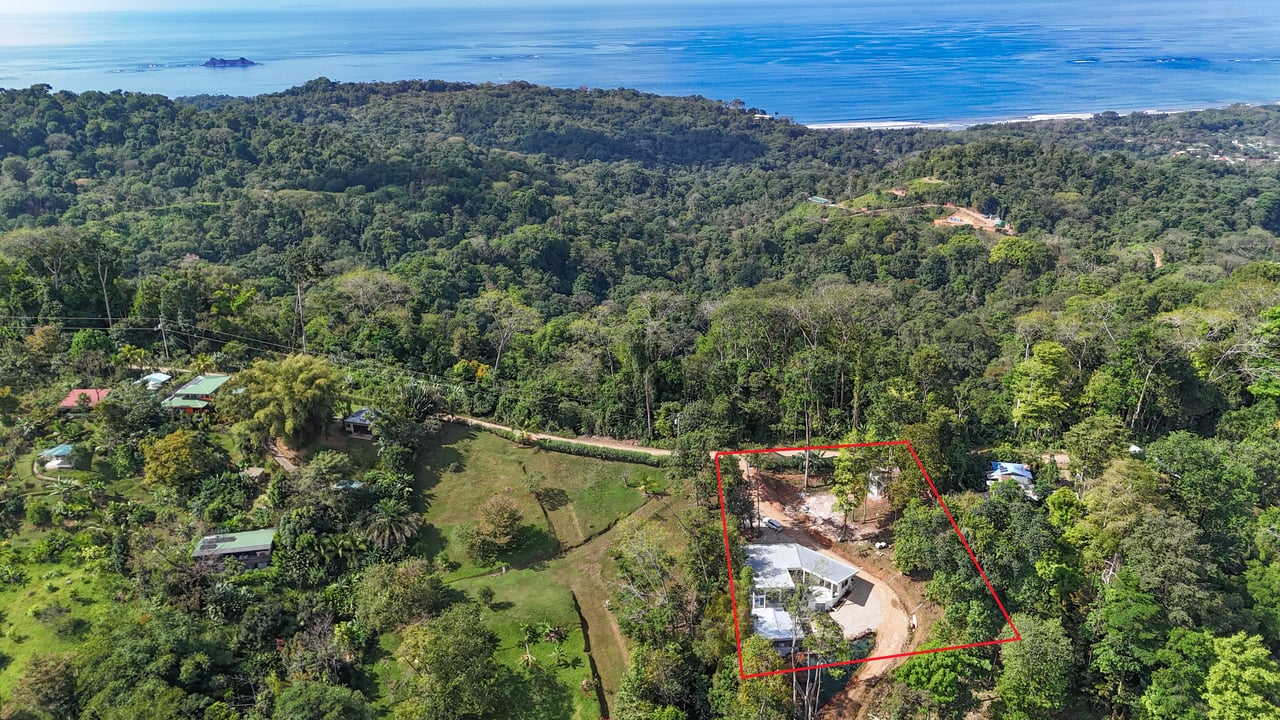 An Exclusive, Sunny Ridge-Top 4-Bed Designer House With Unforgettable Mountain & Jungle Views