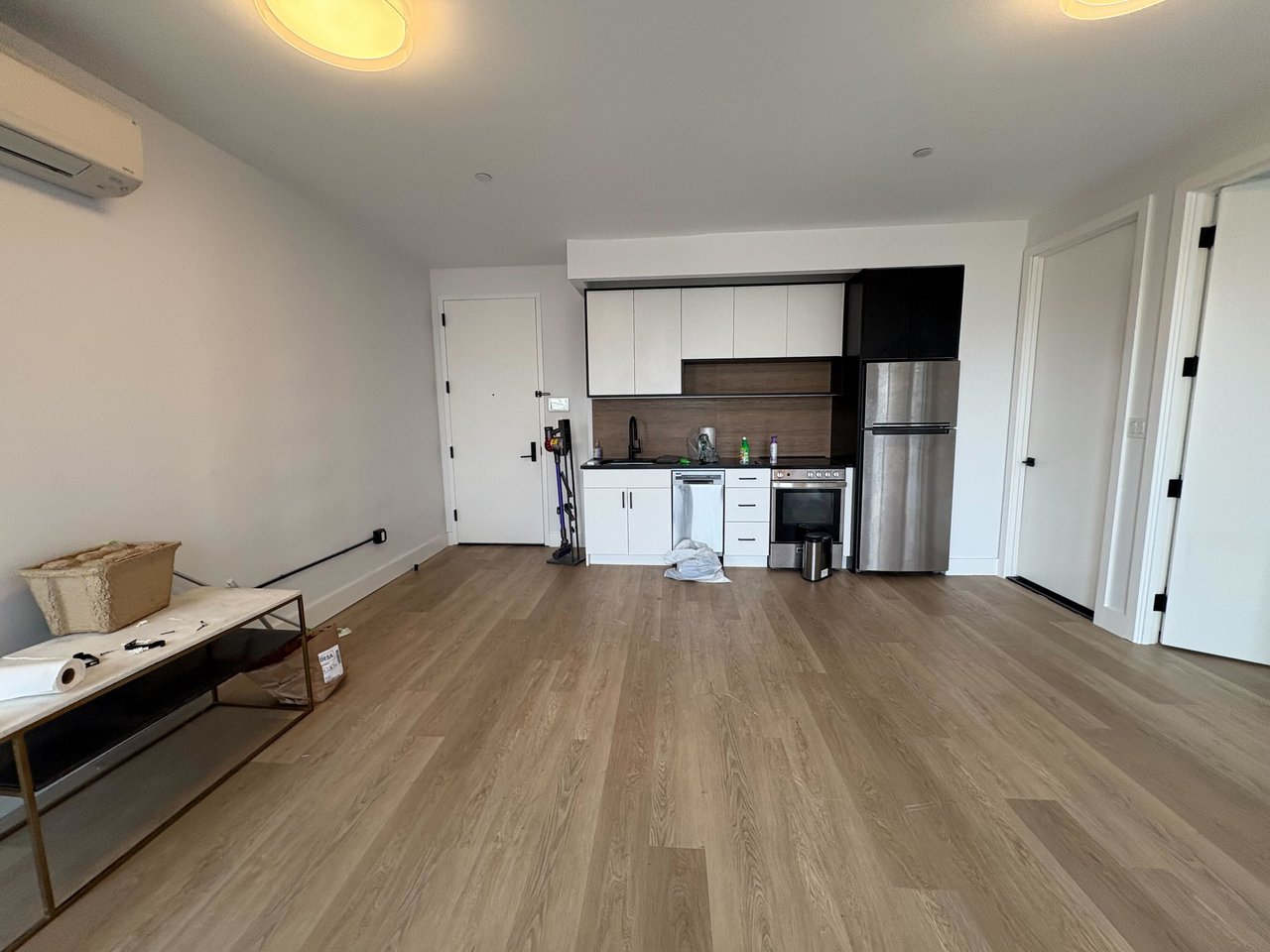 139 Frost St 4D