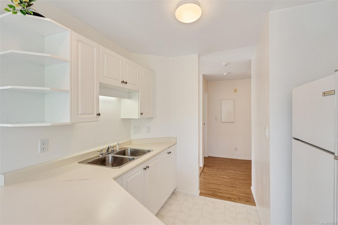 302-936 Fairfield Rd