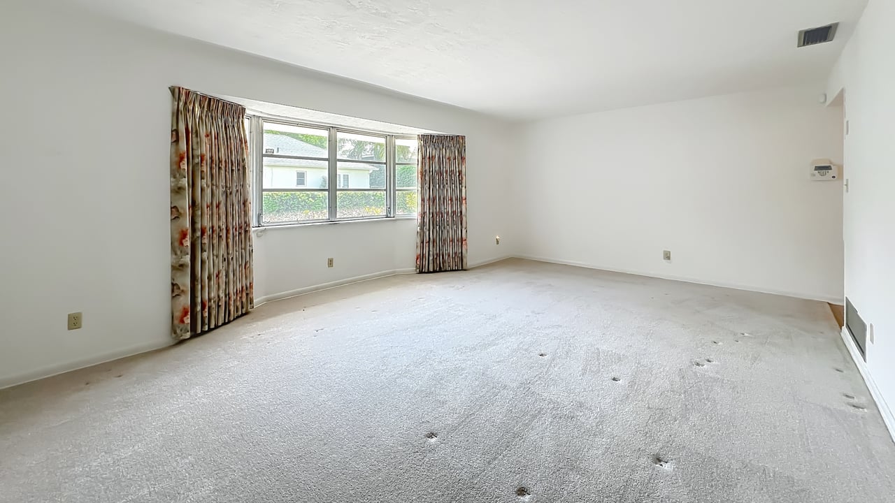 Mid-Century Modern 4-Bedroom in Dommerich Hills, Maitland