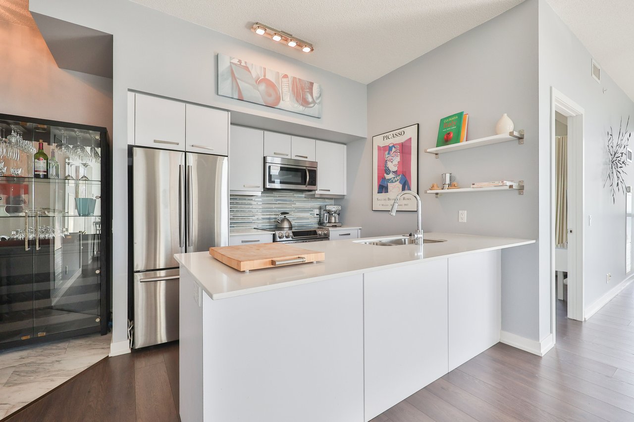 2212 Lake Shore Boulevard W 1803