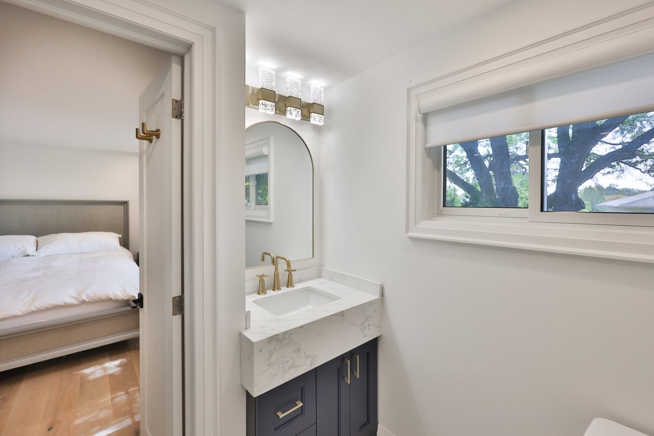 222 Vance Drive, Oakville