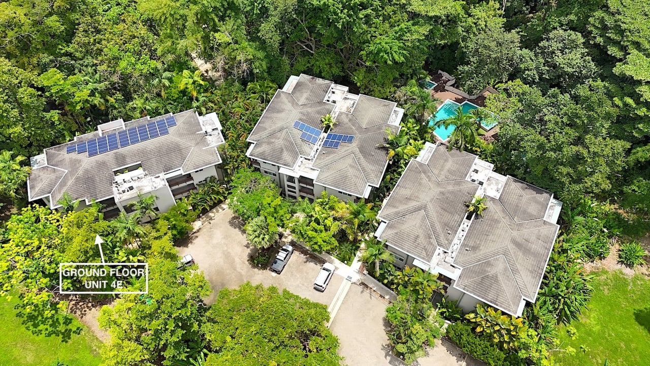 ELAN GROUND FLOOR 2 BEDROOM CONDO WITH BEACH ACCESS. UNIT 4E