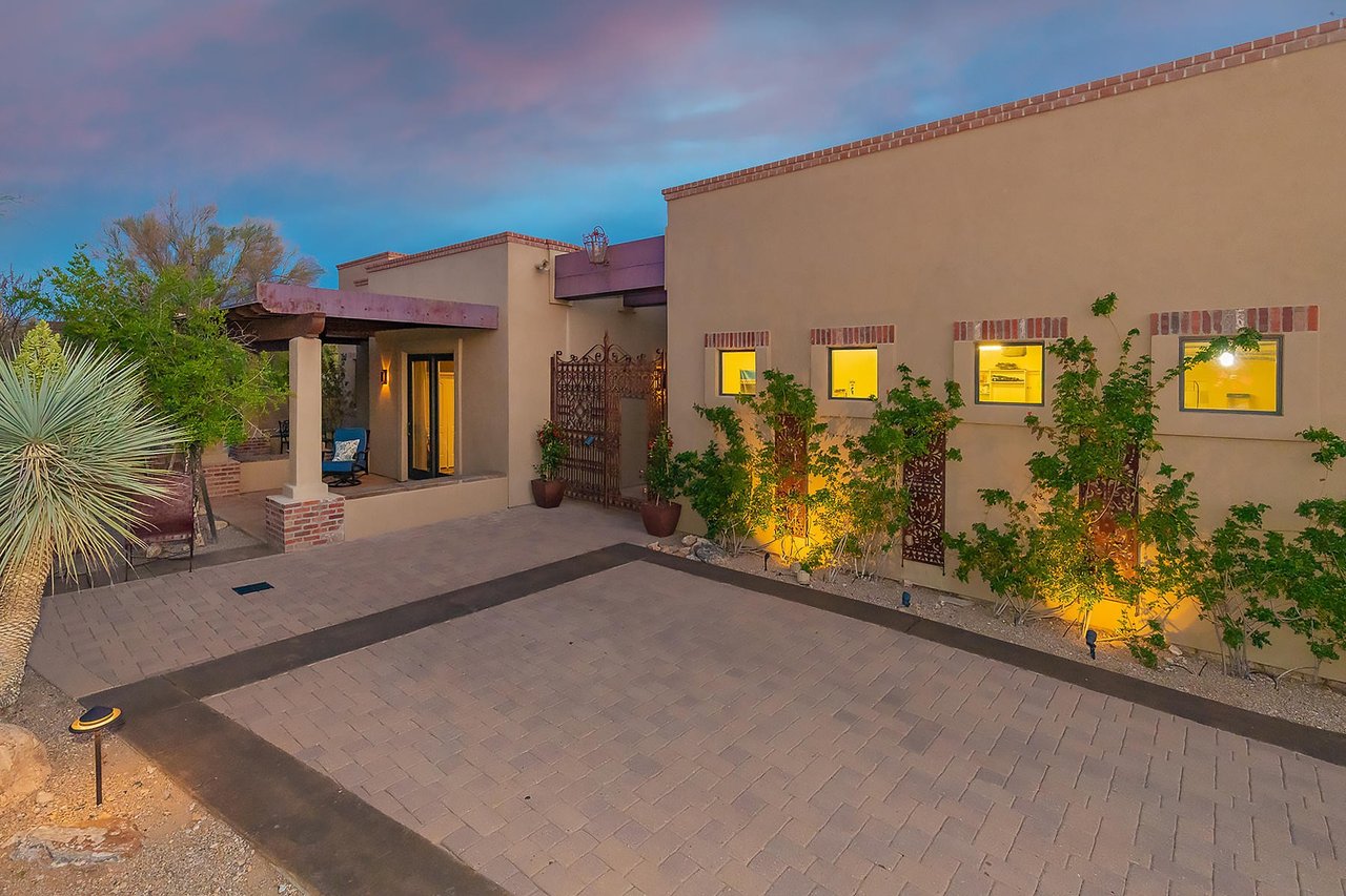 7593 N Mystic Canyon Dr
