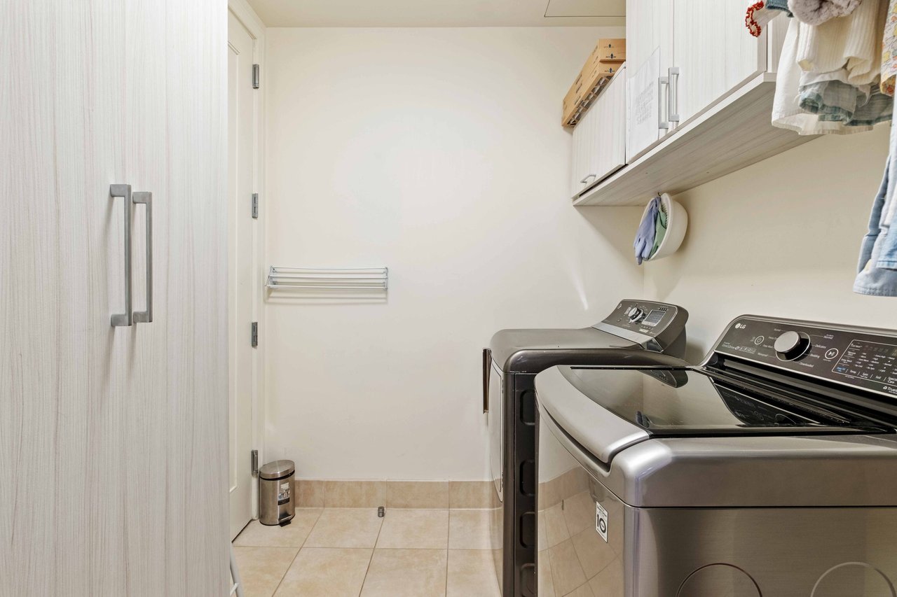 200 Congress Ave #18AE