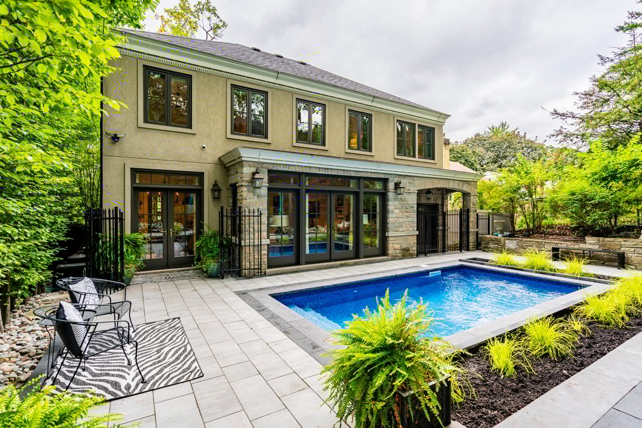 275 Glen Manor Dr E