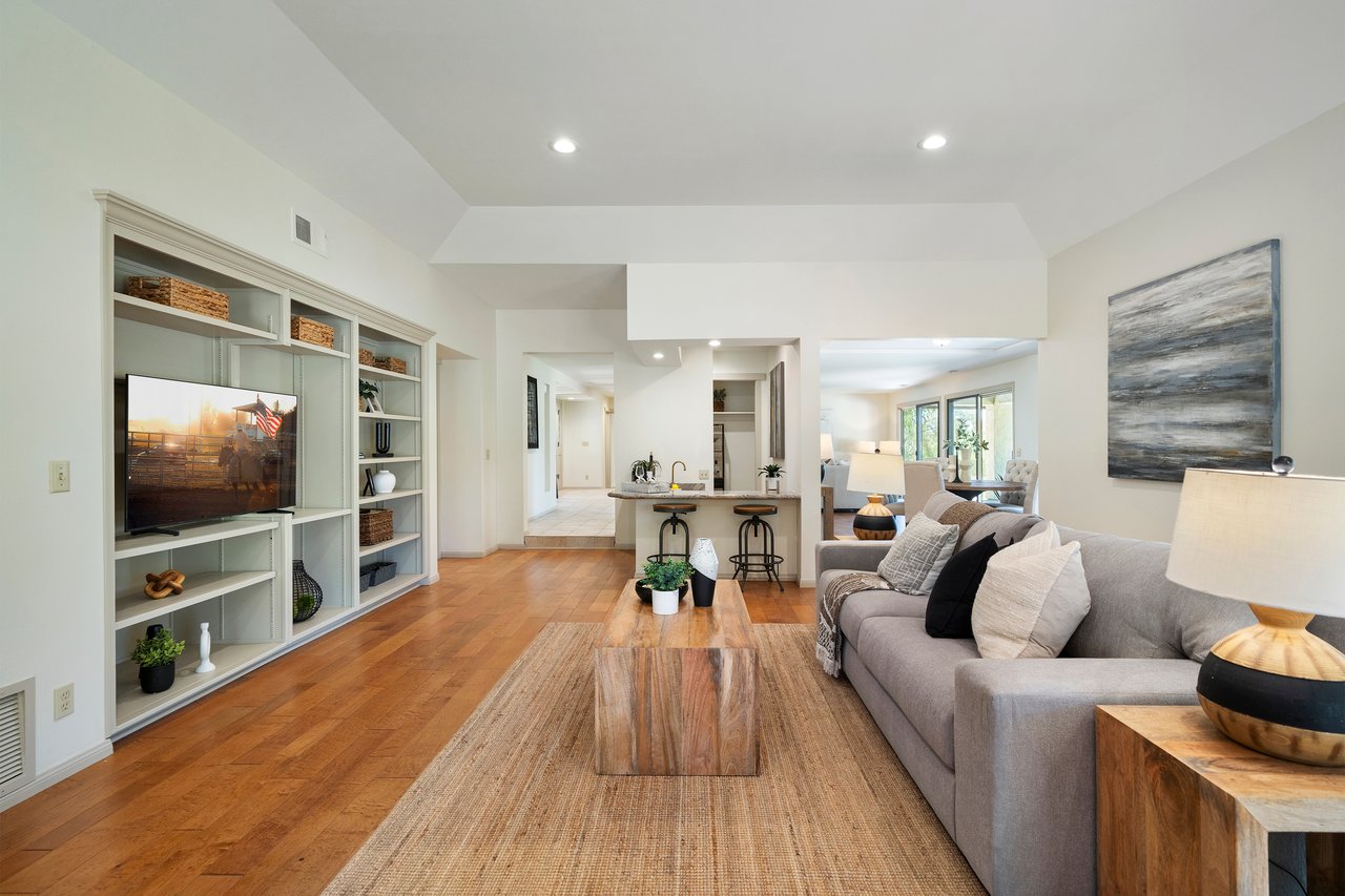 38785 Avenida Bonita