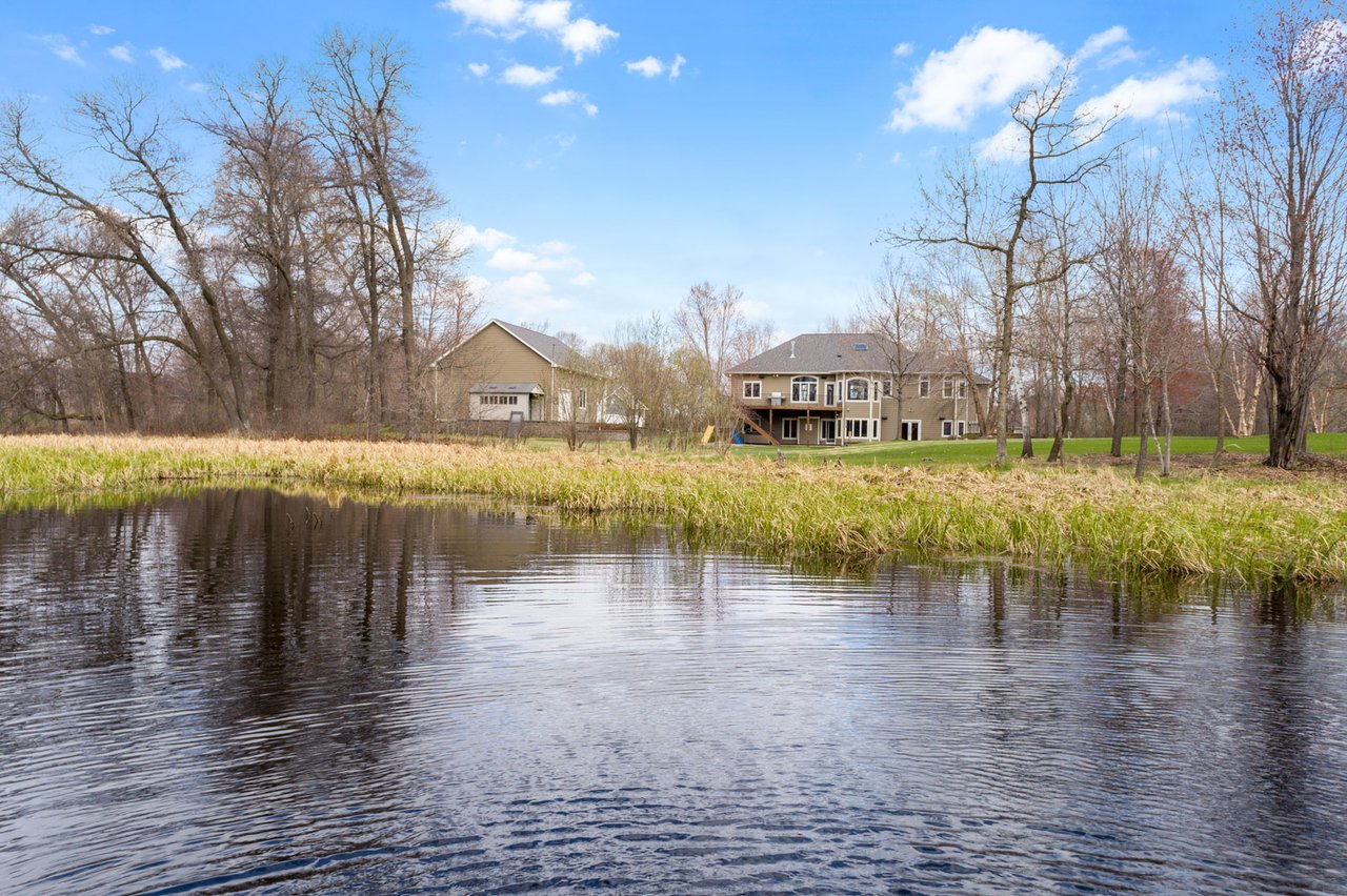 Exquisite Custom Built Rambler on the Refuge Golf Course