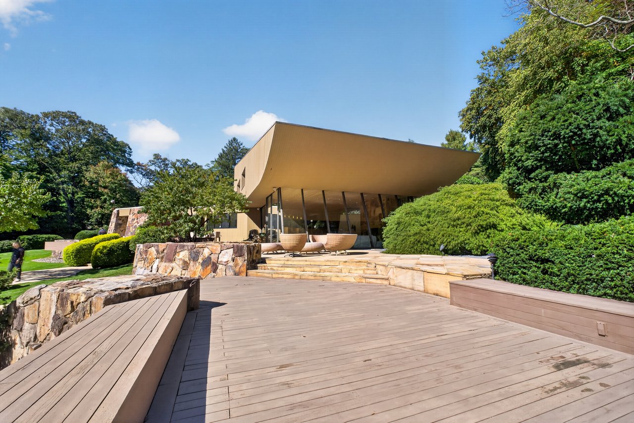 15 Horseshoe Road (Long Island)