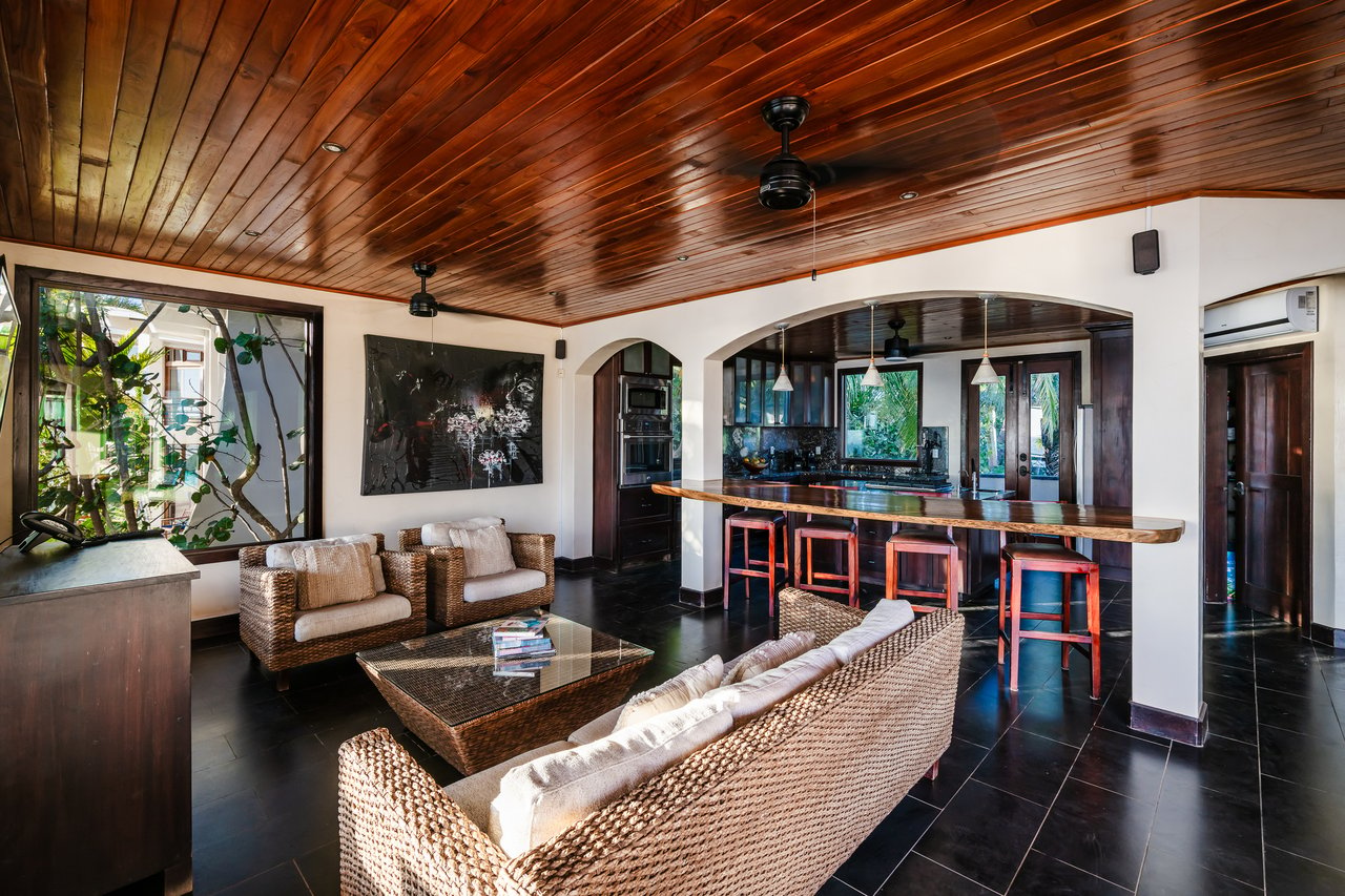 Villa Esperanza Beachfront | Near the Coast and Oceanfront House For Sale in Playa Negra