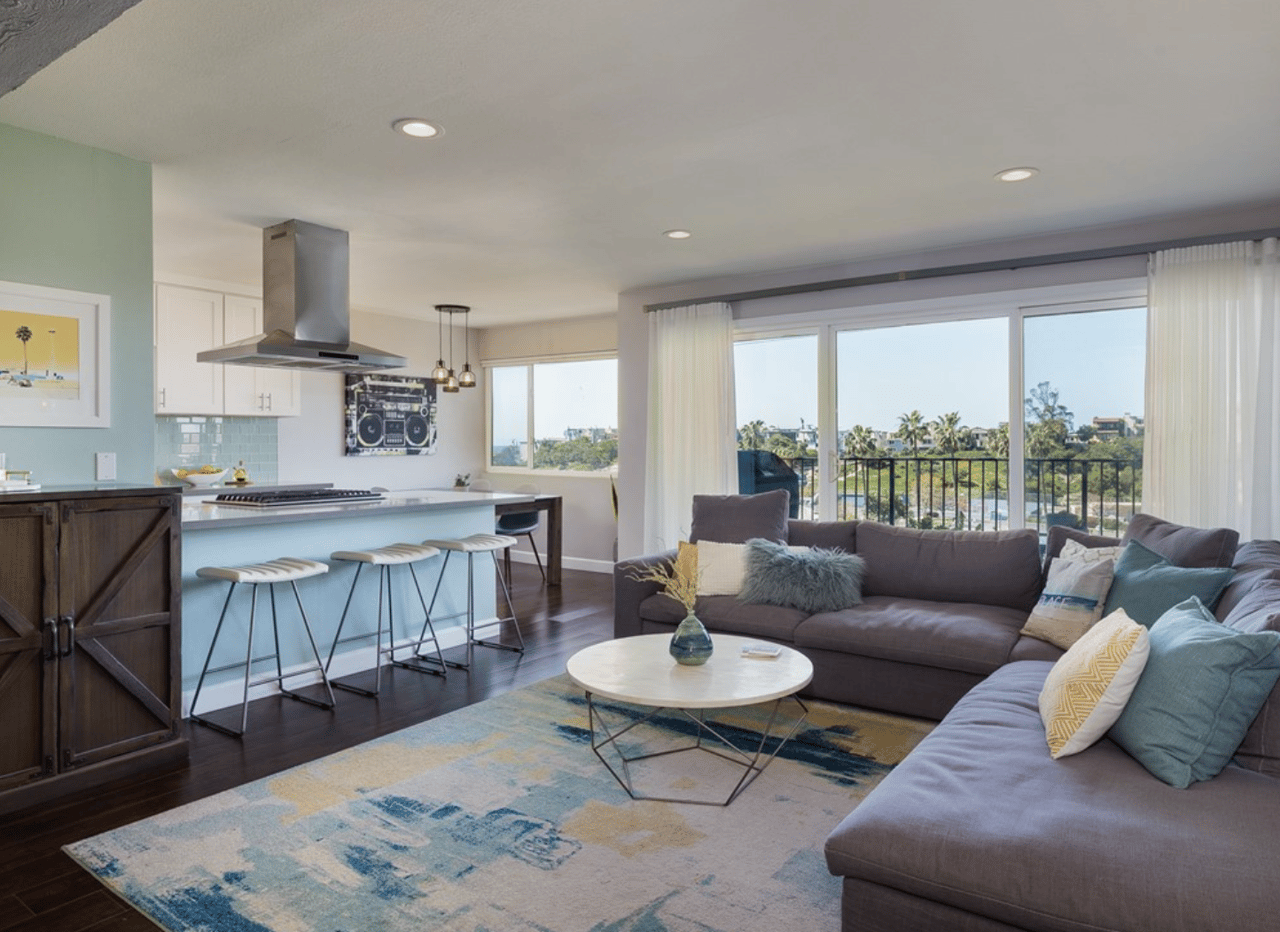 1720 Ardmore Ave, Unit 303