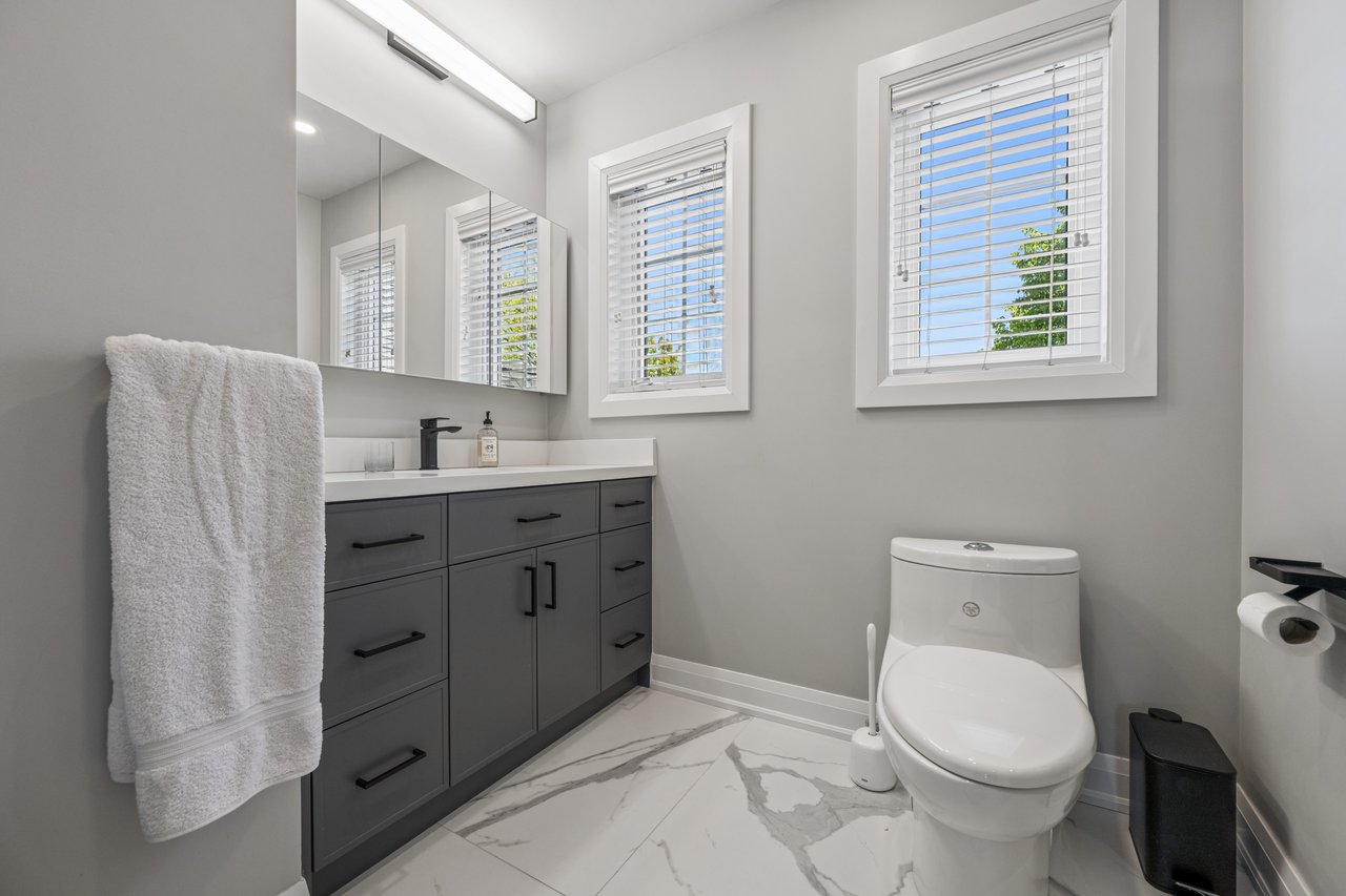 2283 Briargrove Circle, Oakville, ON