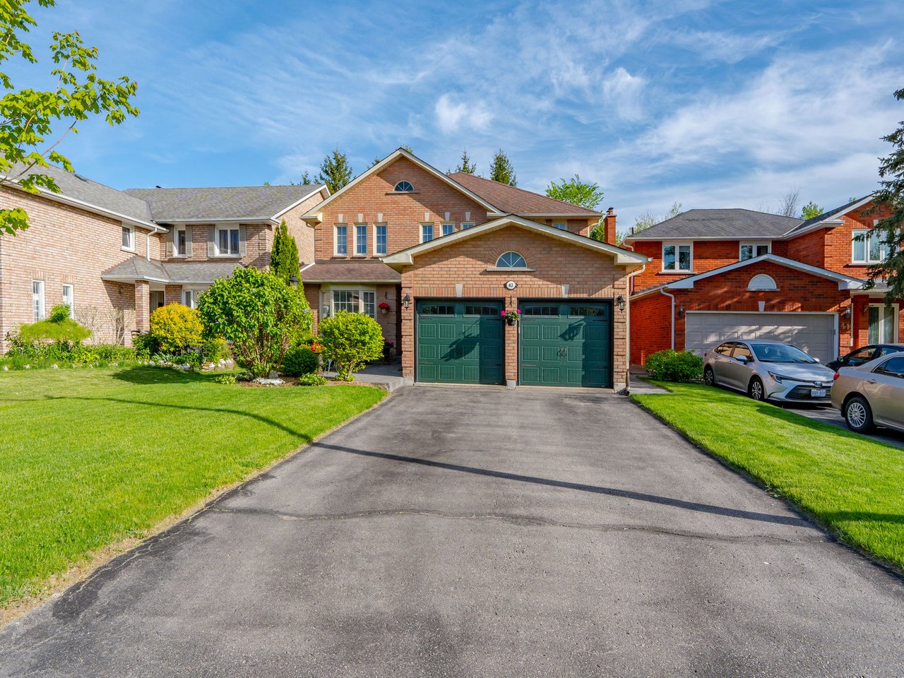 43 Summitcrest Drive