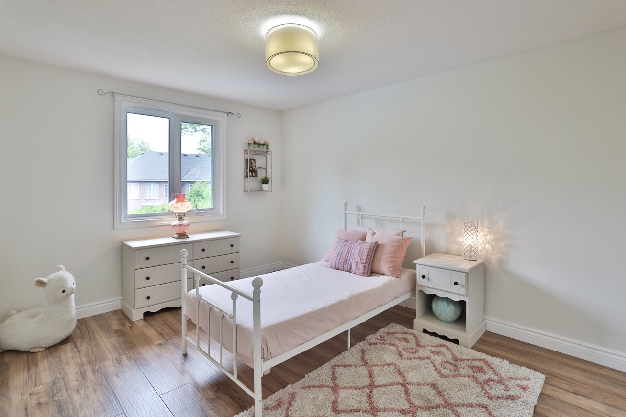 4220 Spruce Avenue, Burlington