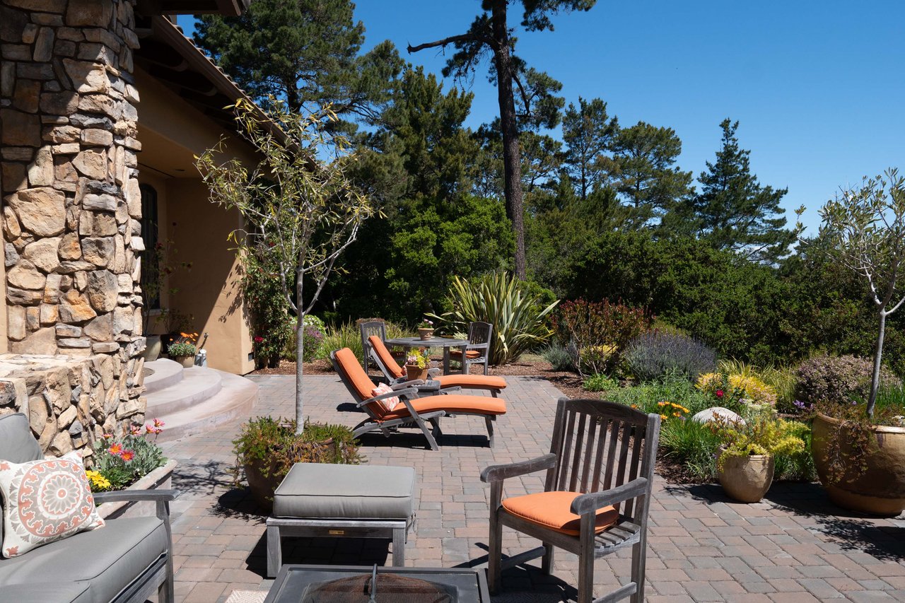 7410 Alturas Court, Monterey