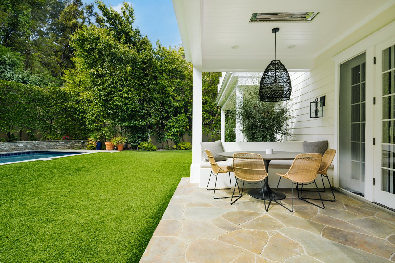 2435 Mandeville Canyon Rd 