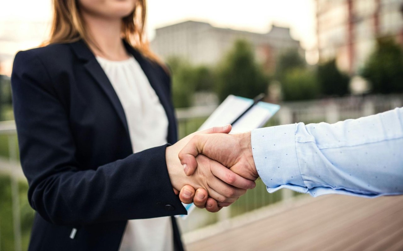 The Role of a Real Estate Agent in Your Home-Buying Journey