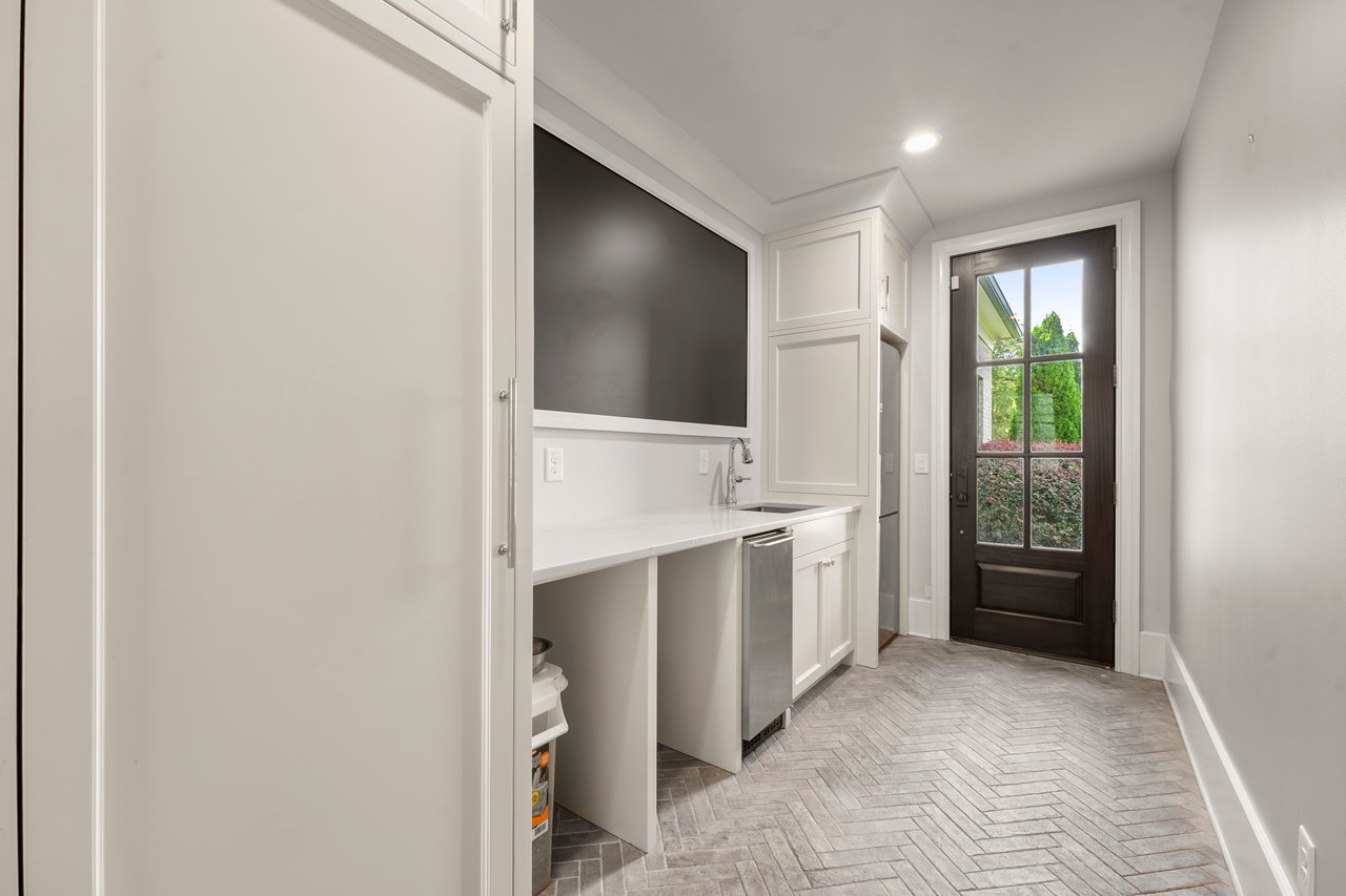  10160 Cedar Ridge Drive