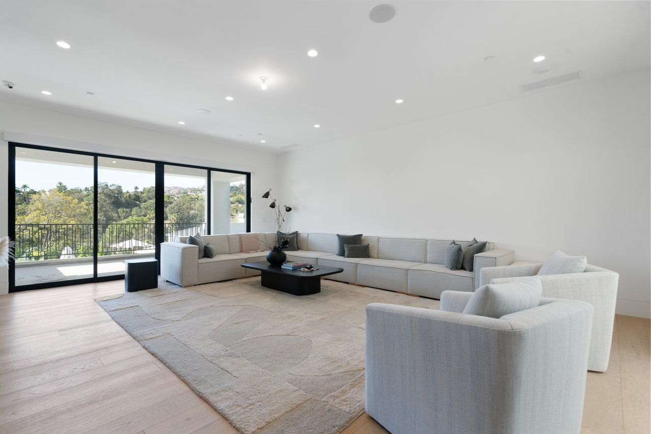 Sprawling Diamond